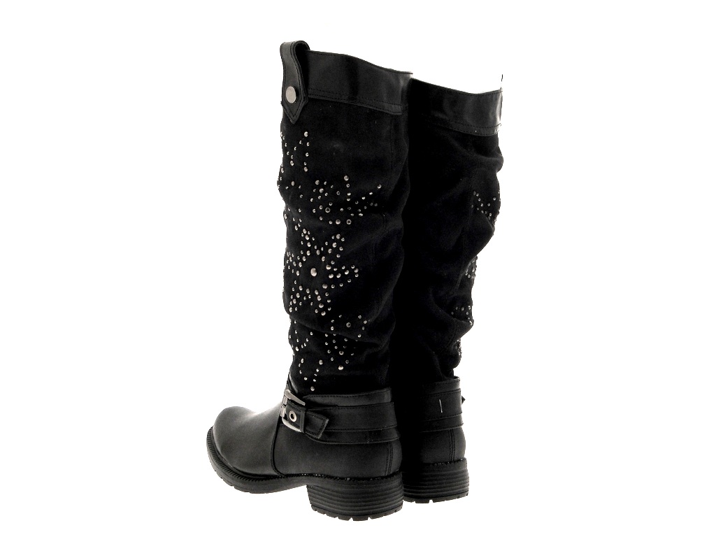 Leather knee length boots Expertly crafted in Italy from luxurious red cotton, chamois leather and leather, these over-the-knee knit boots are the perfect balance between elegance and eccentricity, the pair also features a pointed toe, a perforated detail, a fine knit, over the knee length, a bow detail and a high heel.